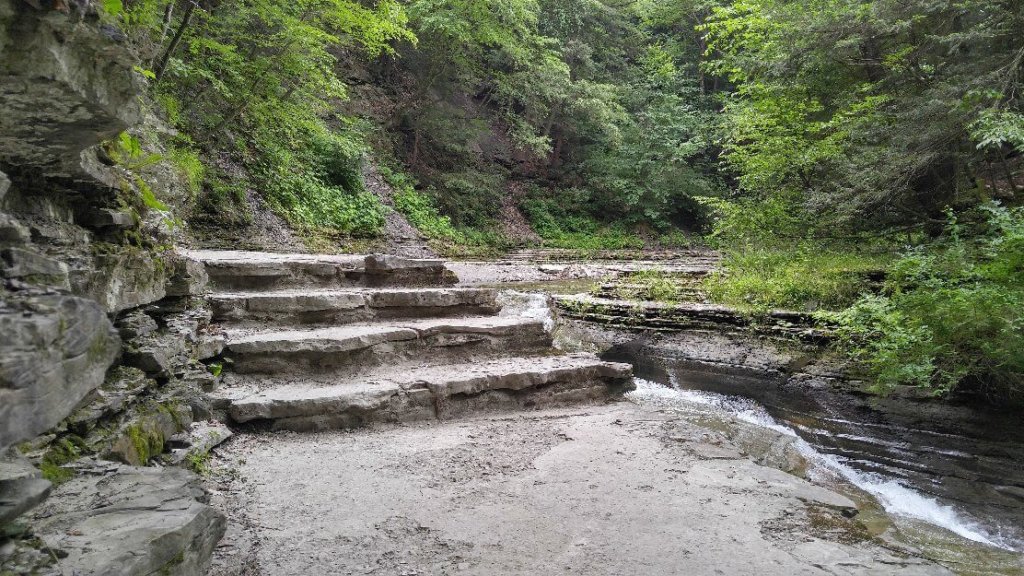 Stone Stairway ที่อุทยาน Stony Brook